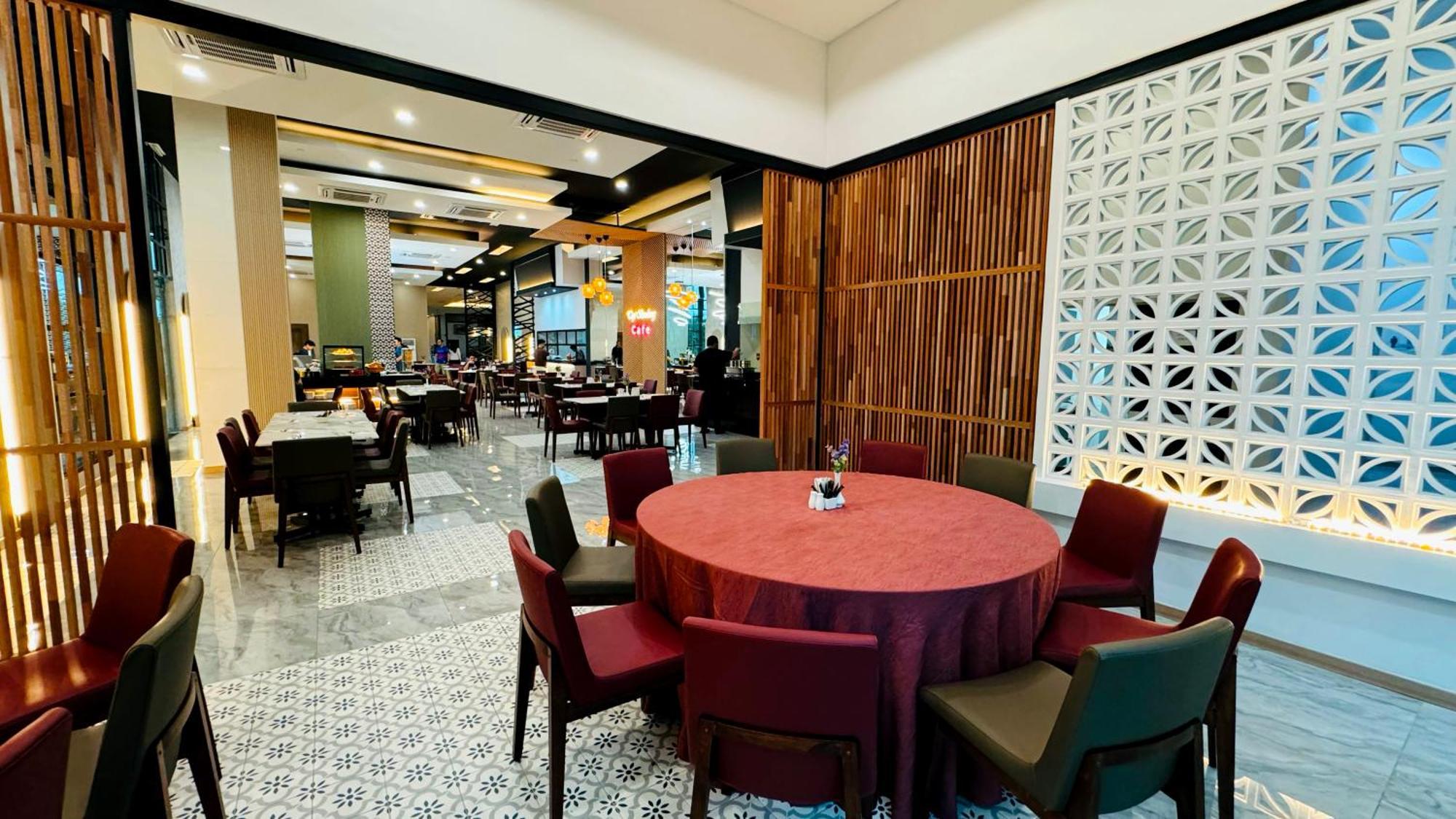 Hotel Raia & Convention Centre