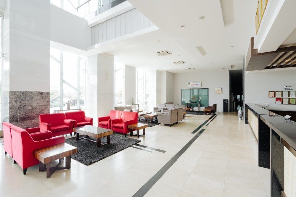 Hotel Raia & Convention Centre 4*